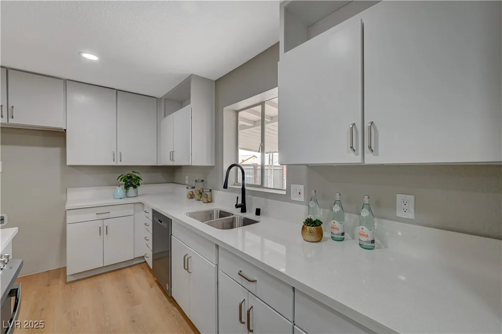 1729 Willowbrook, Las Vegas, NV 89106