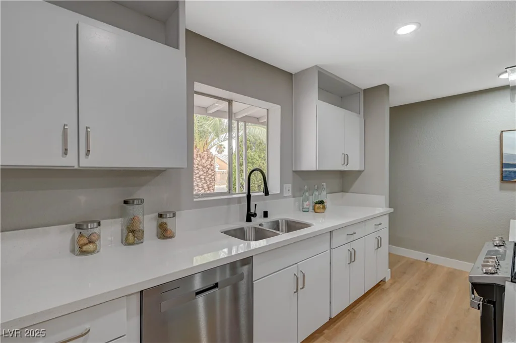 1729 Willowbrook, Las Vegas, NV 89106