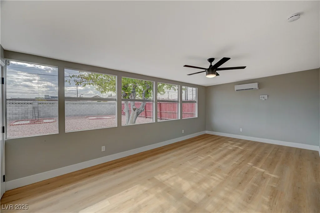 1729 Willowbrook, Las Vegas, NV 89106