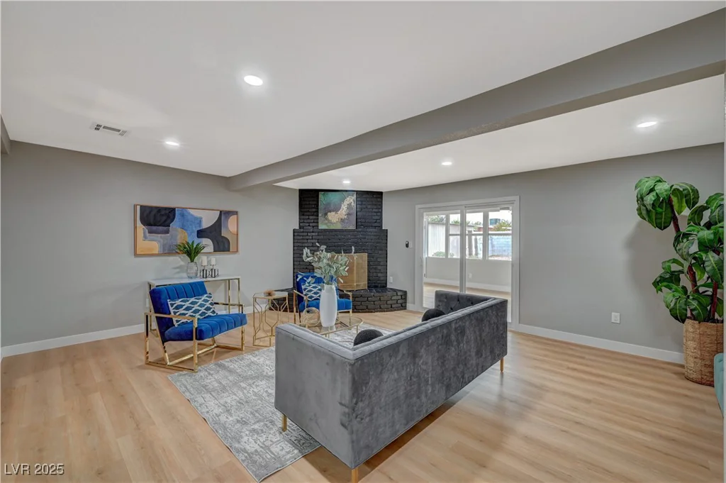 1729 Willowbrook, Las Vegas, NV 89106