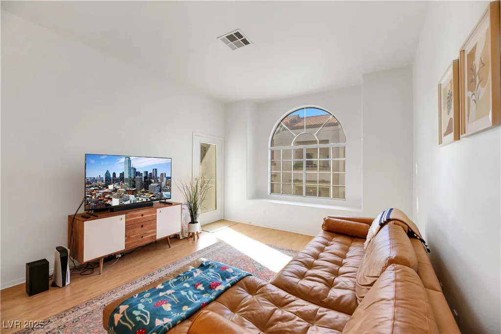 3125 Buffalo, Las Vegas, NV 89128