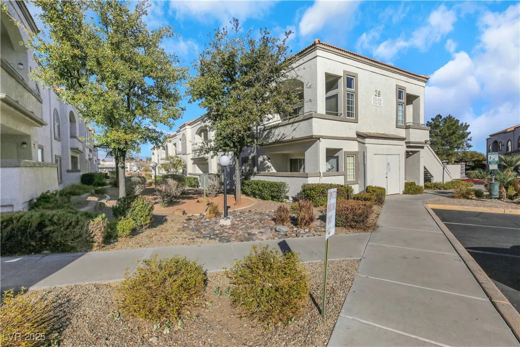 3125 Buffalo, Las Vegas, NV 89128