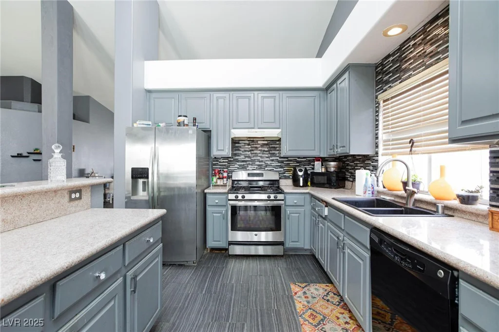 207 Charter Oak, Henderson, NV 89074