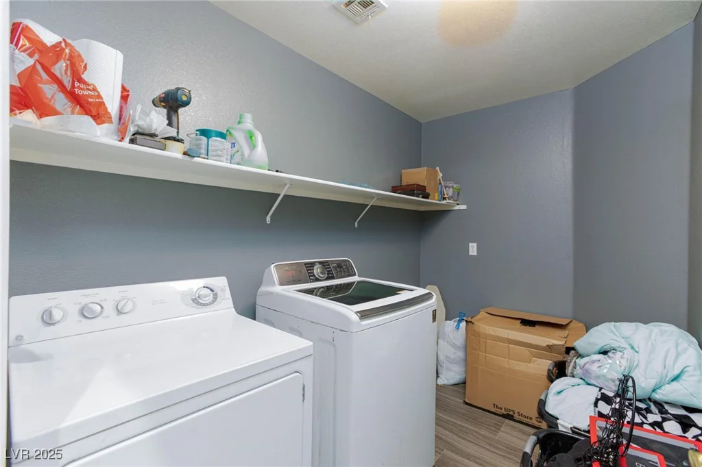 207 Charter Oak, Henderson, NV 89074