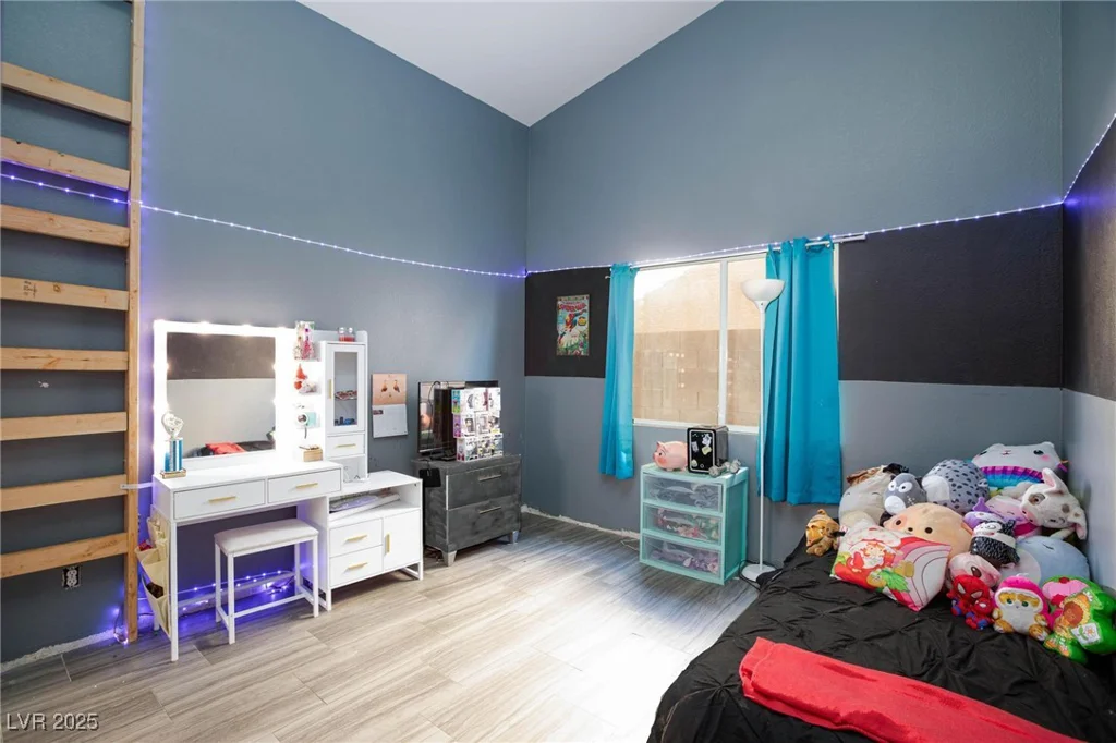 207 Charter Oak, Henderson, NV 89074