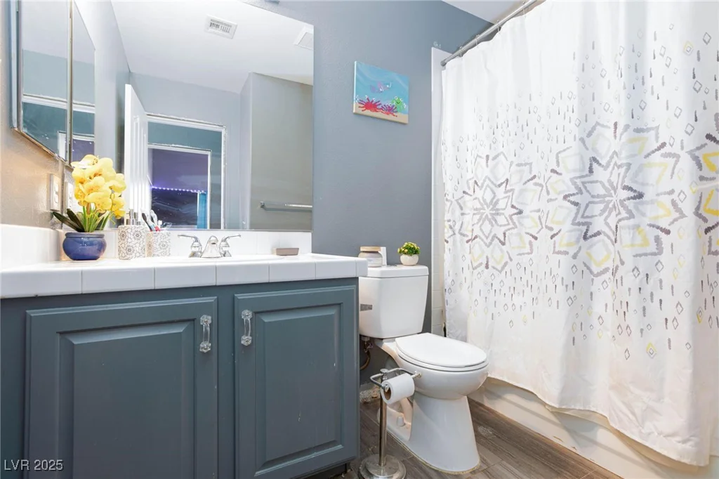 207 Charter Oak, Henderson, NV 89074