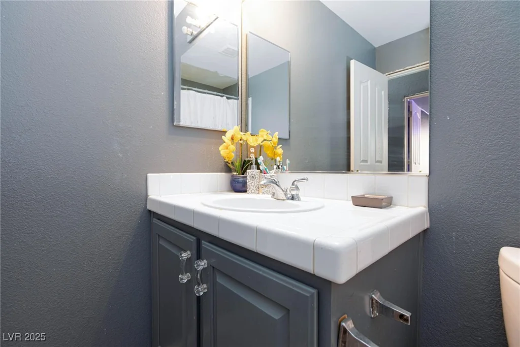 207 Charter Oak, Henderson, NV 89074