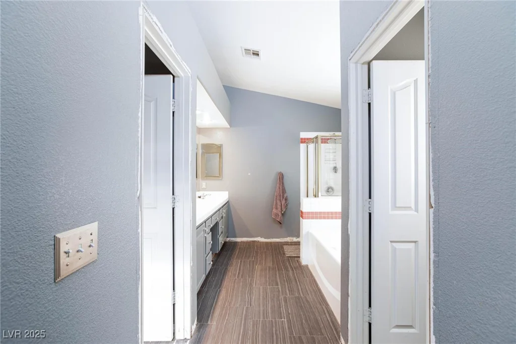 207 Charter Oak, Henderson, NV 89074