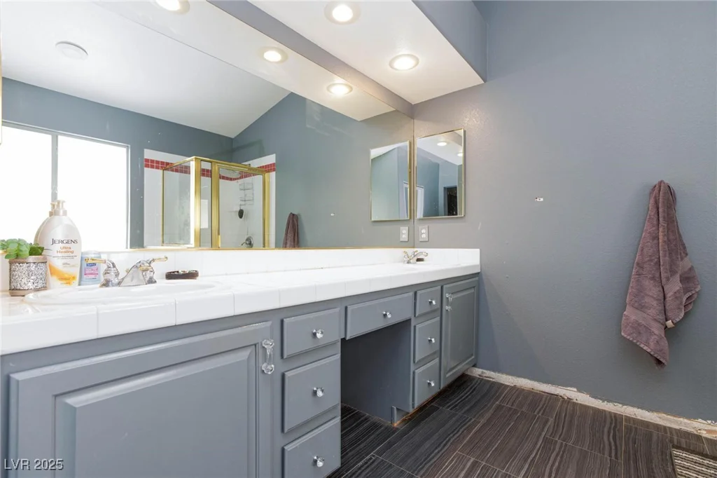 207 Charter Oak, Henderson, NV 89074