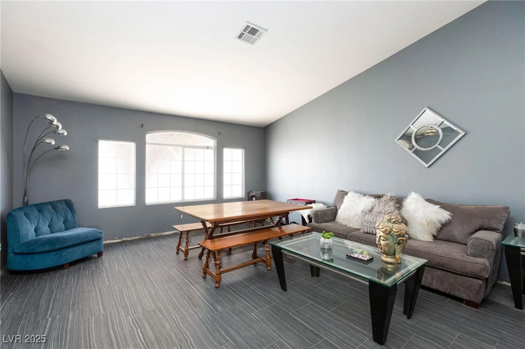 207 Charter Oak, Henderson, NV 89074