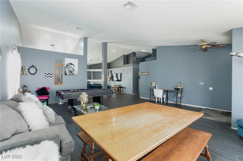 207 Charter Oak, Henderson, NV 89074