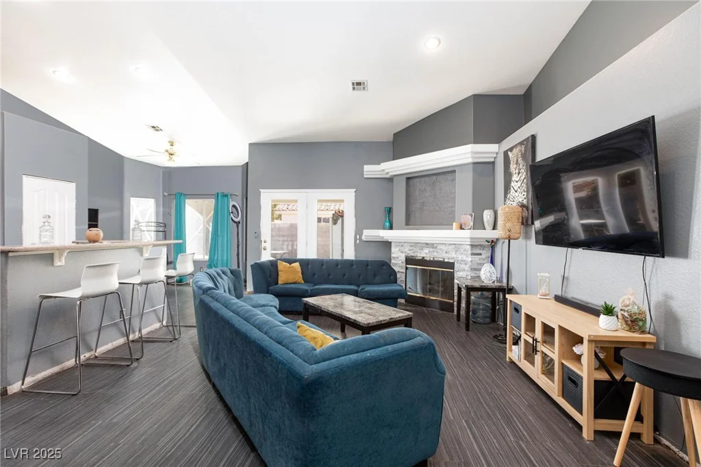 207 Charter Oak, Henderson, NV 89074