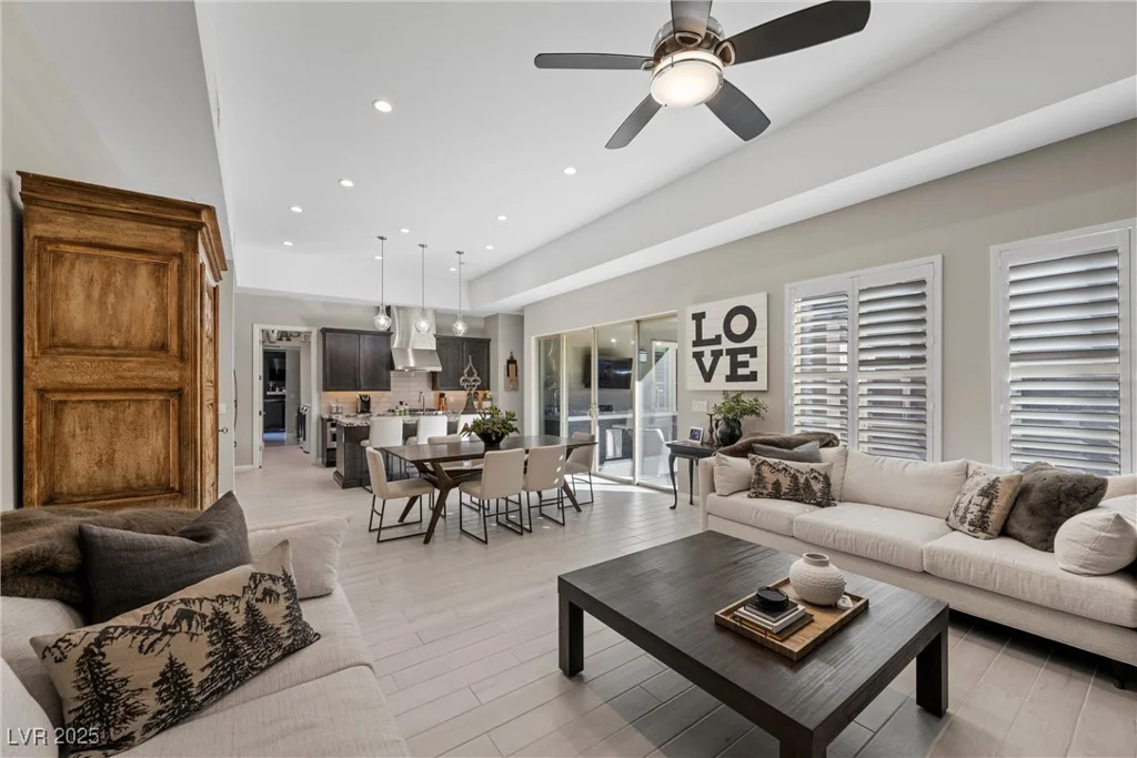 6833 Desert Crimson, Las Vegas, NV 89148