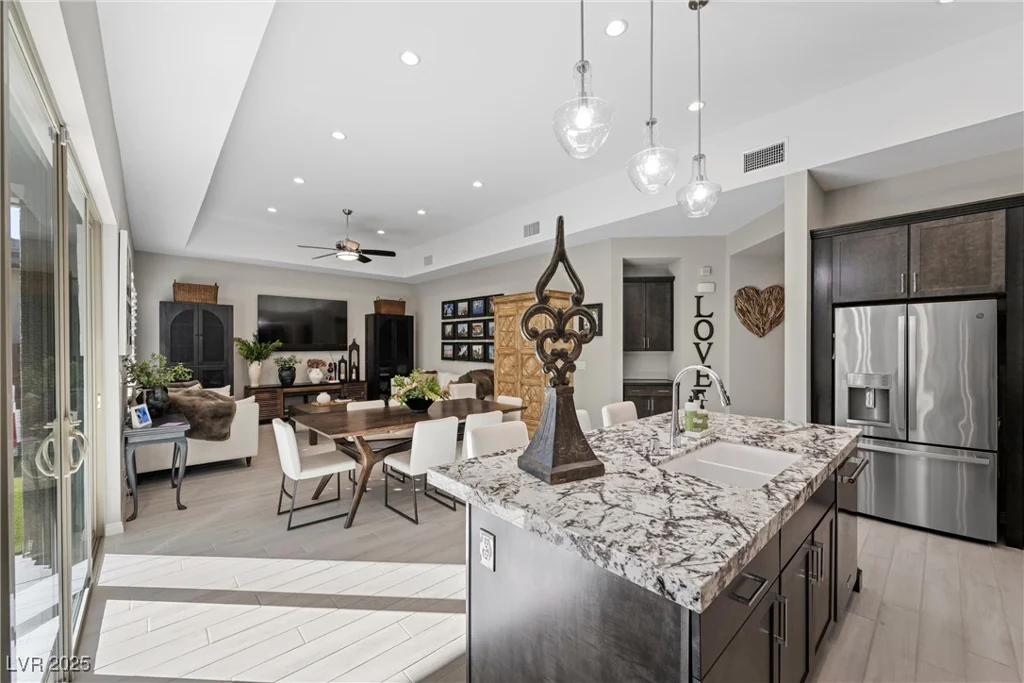 6833 Desert Crimson, Las Vegas, NV 89148
