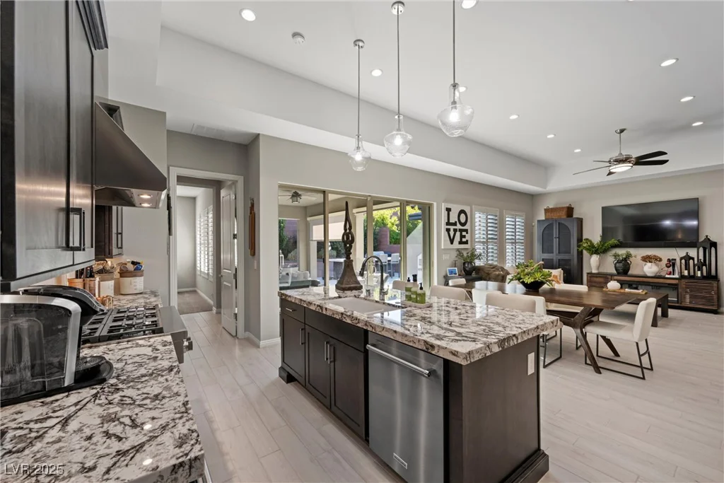 6833 Desert Crimson, Las Vegas, NV 89148