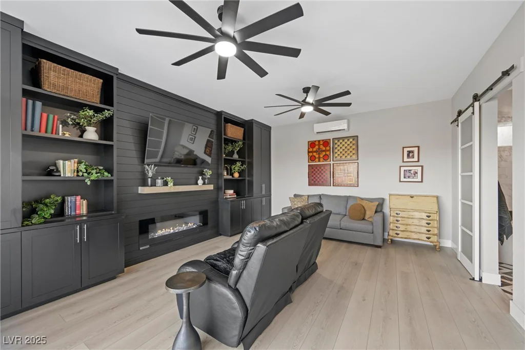 6833 Desert Crimson, Las Vegas, NV 89148