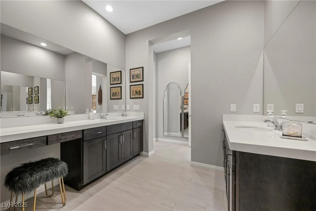 6833 Desert Crimson, Las Vegas, NV 89148