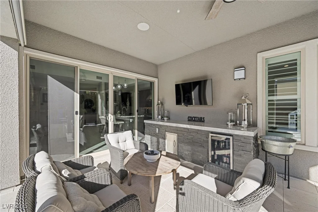 6833 Desert Crimson, Las Vegas, NV 89148