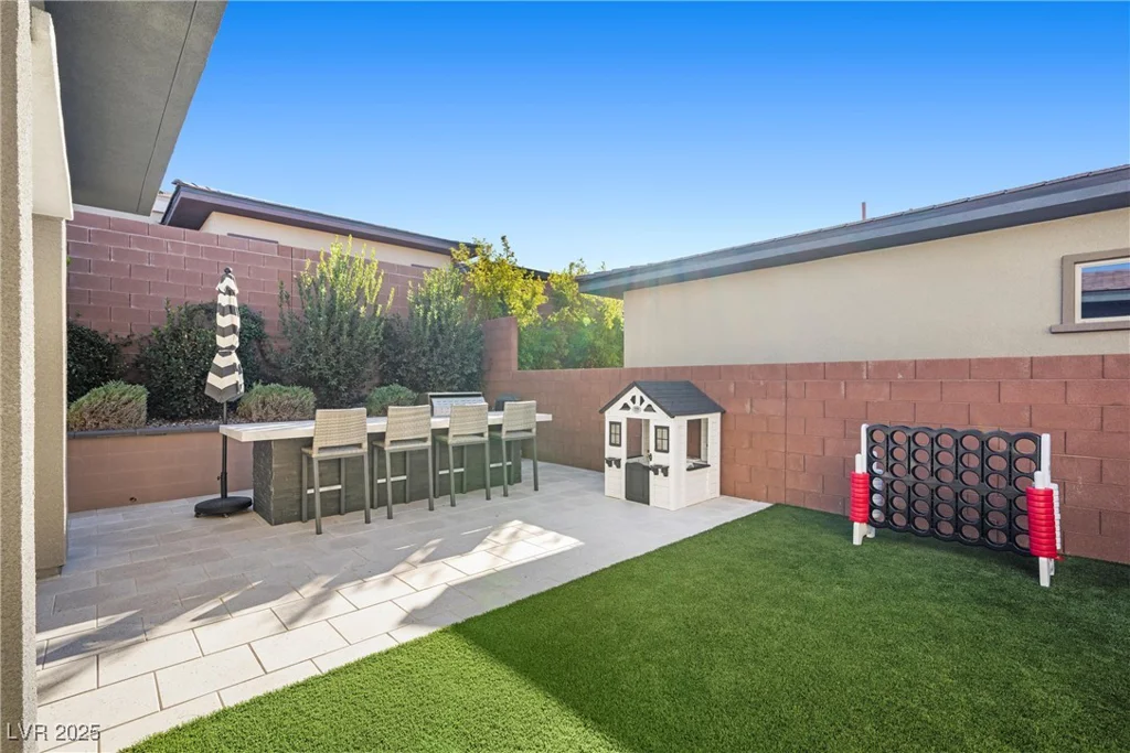 6833 Desert Crimson, Las Vegas, NV 89148