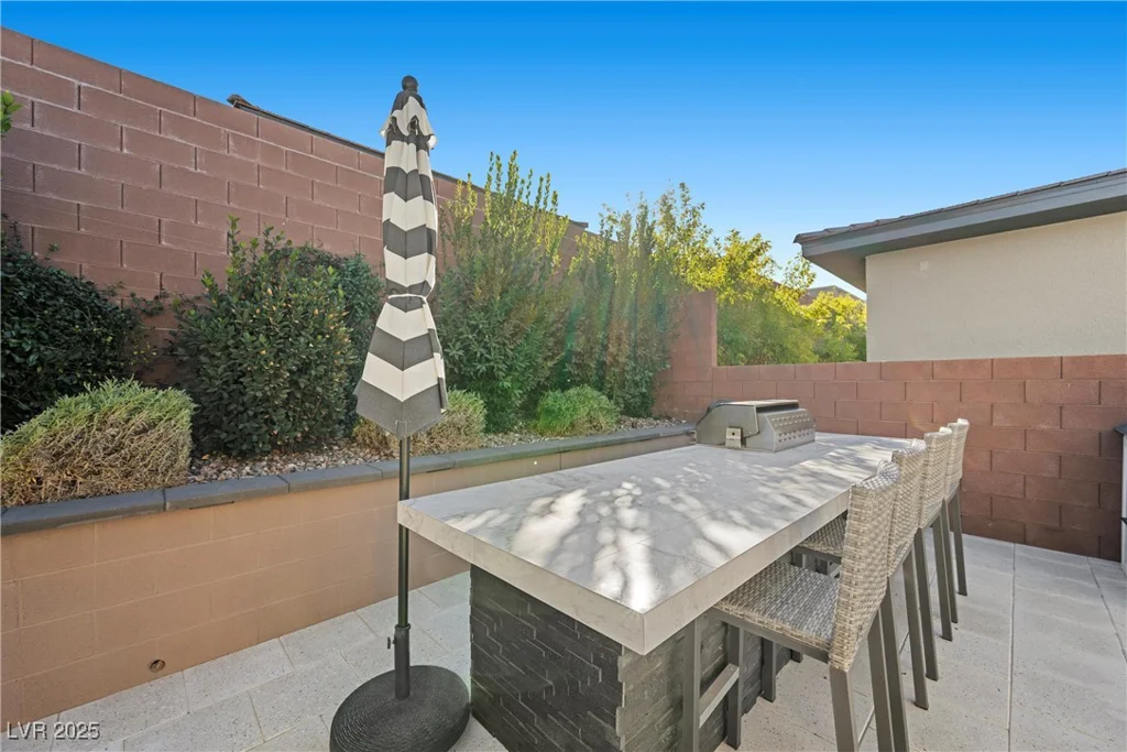 6833 Desert Crimson, Las Vegas, NV 89148