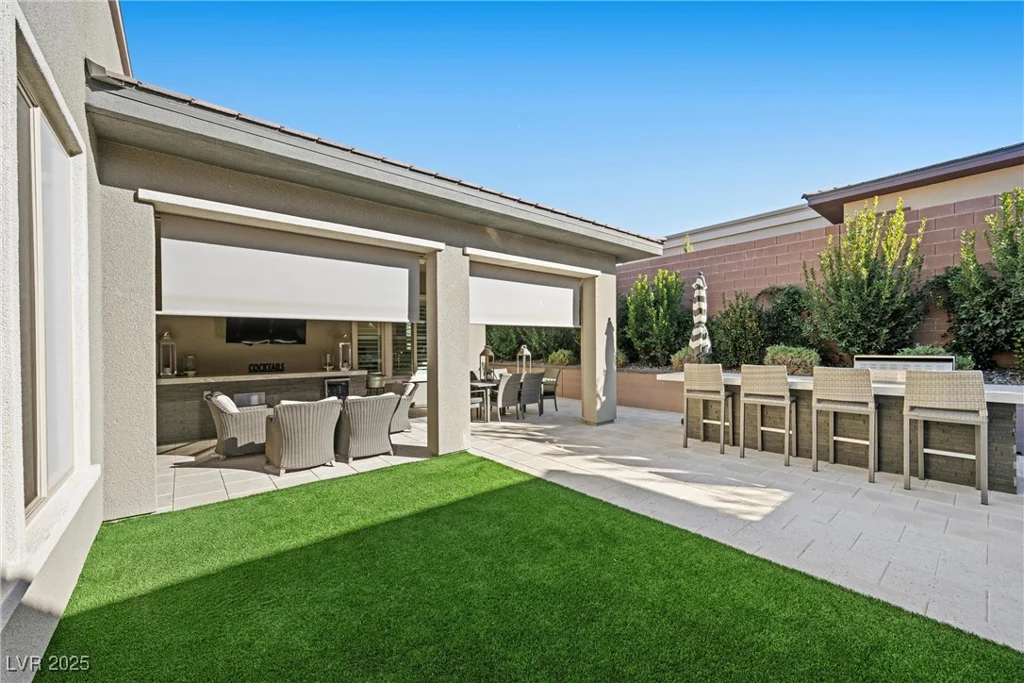 6833 Desert Crimson, Las Vegas, NV 89148