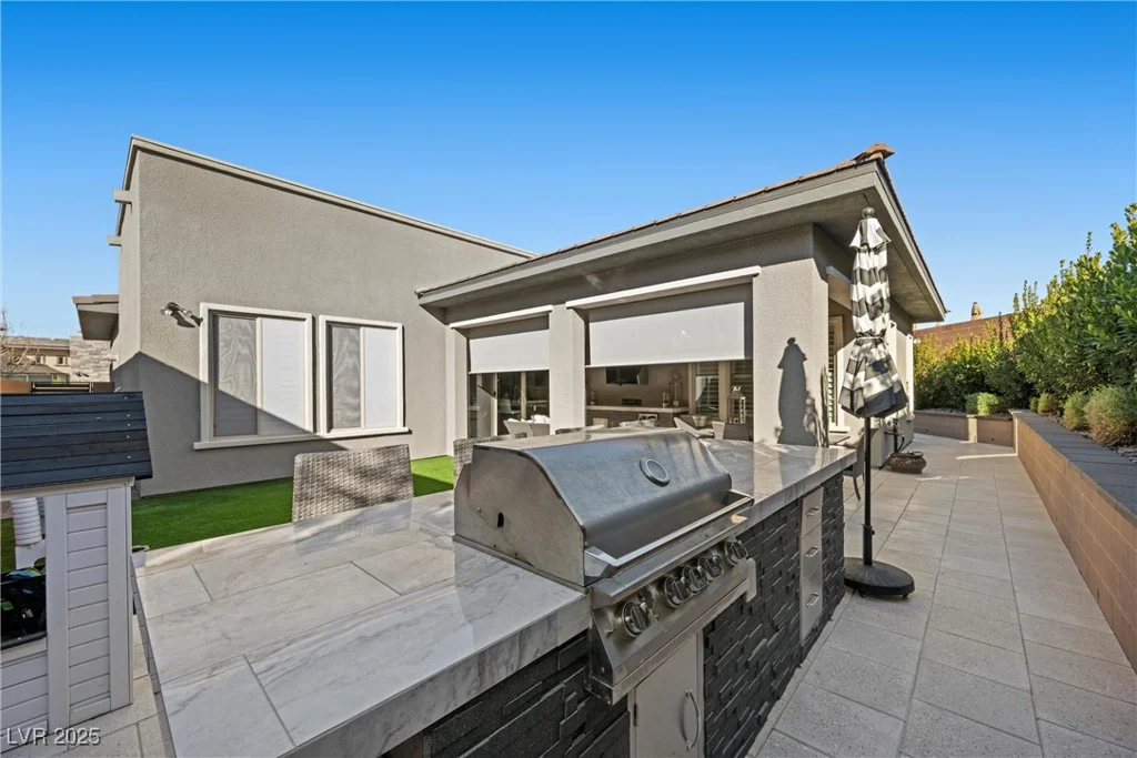 6833 Desert Crimson, Las Vegas, NV 89148