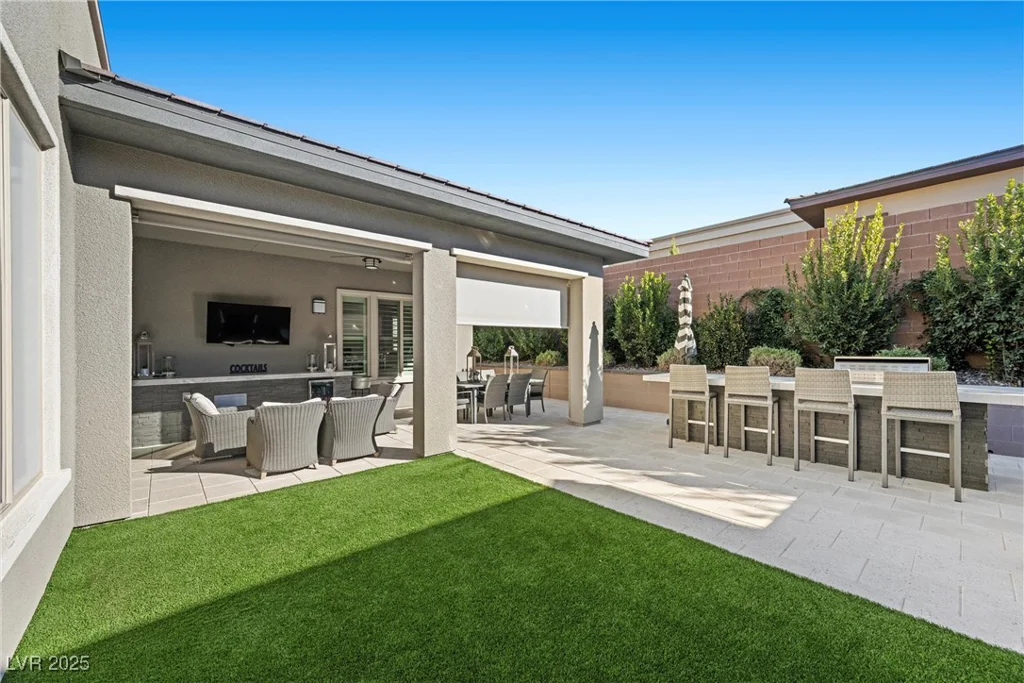 6833 Desert Crimson, Las Vegas, NV 89148