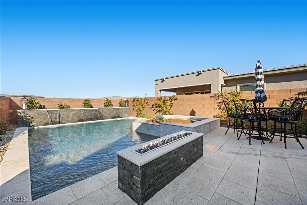 6833 Desert Crimson, Las Vegas, NV 89148