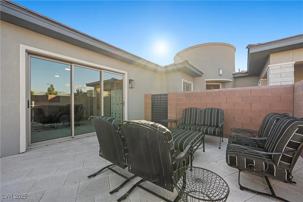 6833 Desert Crimson, Las Vegas, NV 89148