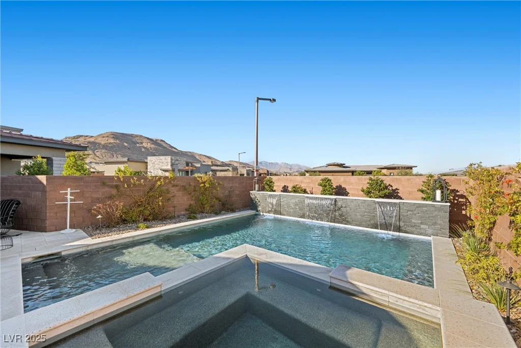 6833 Desert Crimson, Las Vegas, NV 89148