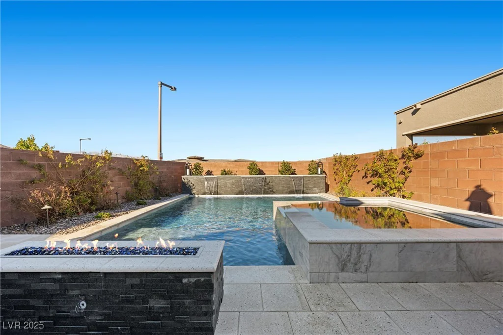 6833 Desert Crimson, Las Vegas, NV 89148