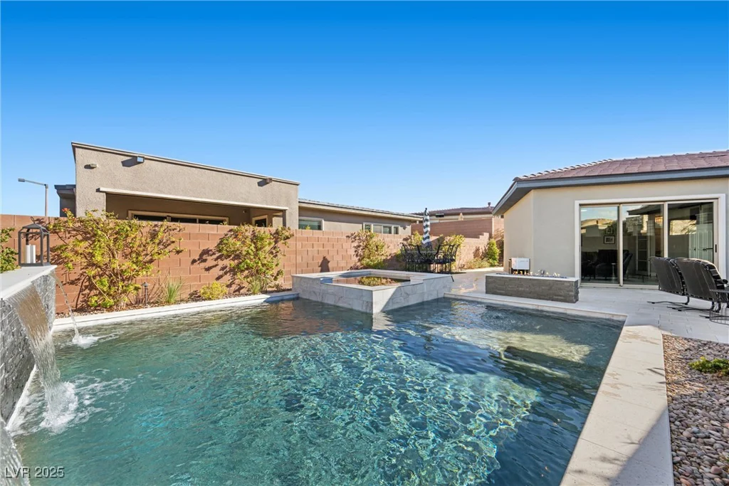 6833 Desert Crimson, Las Vegas, NV 89148