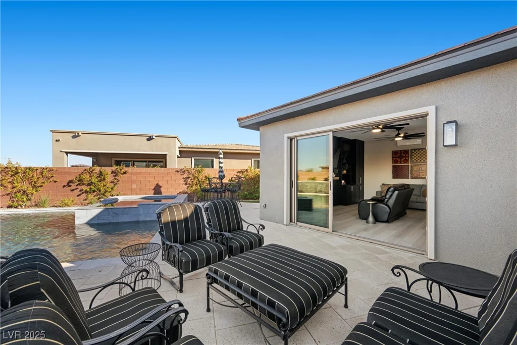 6833 Desert Crimson, Las Vegas, NV 89148