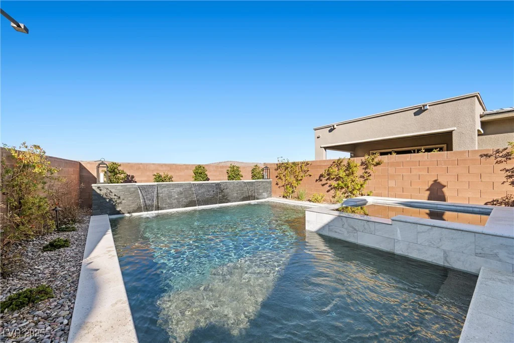 6833 Desert Crimson, Las Vegas, NV 89148