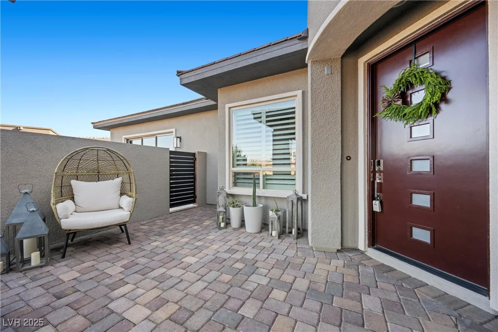 6833 Desert Crimson, Las Vegas, NV 89148
