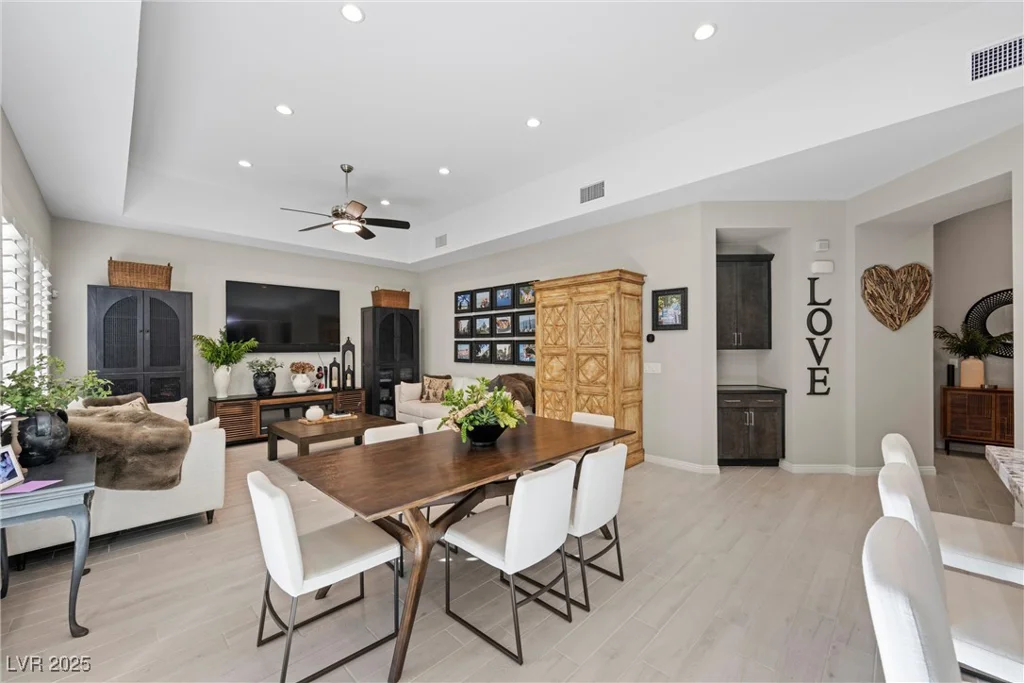 6833 Desert Crimson, Las Vegas, NV 89148