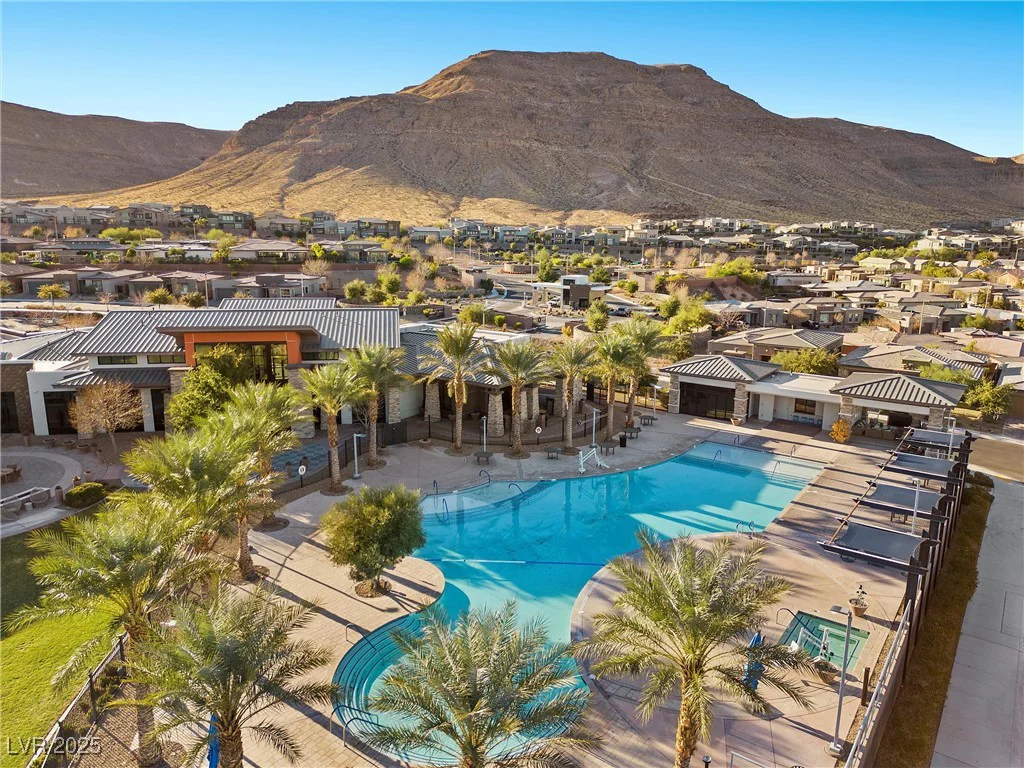 6833 Desert Crimson, Las Vegas, NV 89148