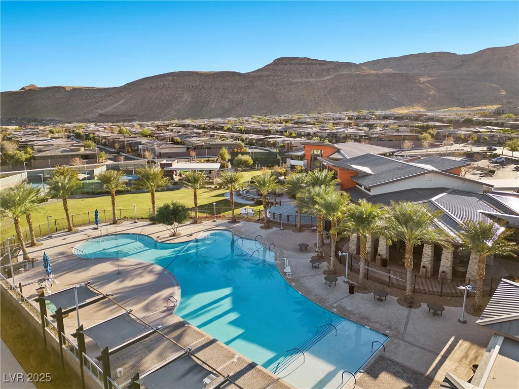 6833 Desert Crimson, Las Vegas, NV 89148