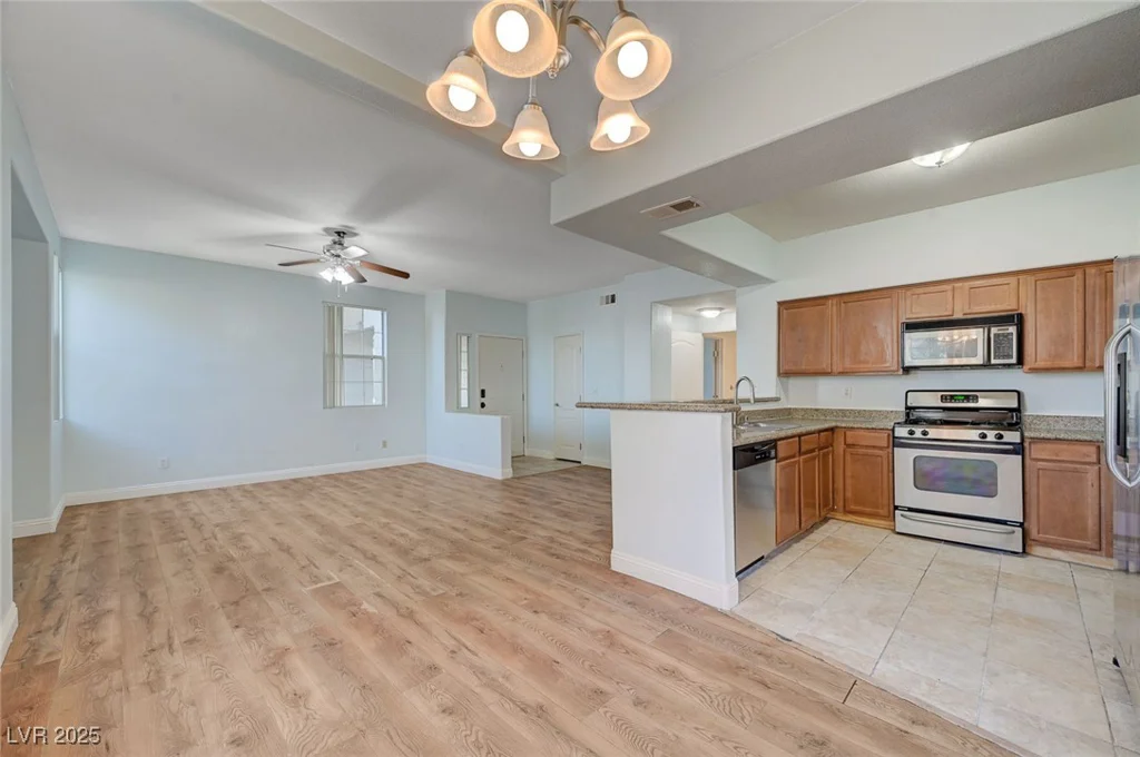 1701 King James, Las Vegas, NV 89144