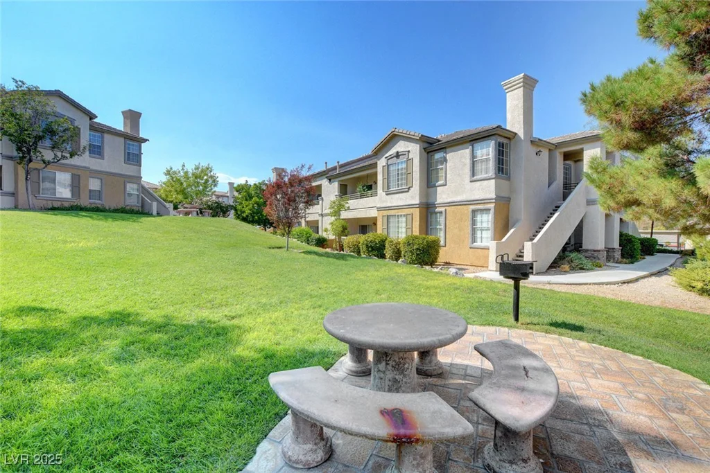 1701 King James, Las Vegas, NV 89144
