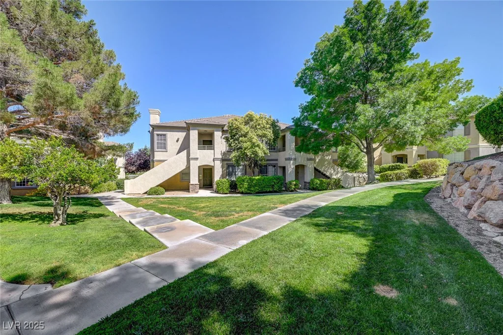 1701 King James, Las Vegas, NV 89144