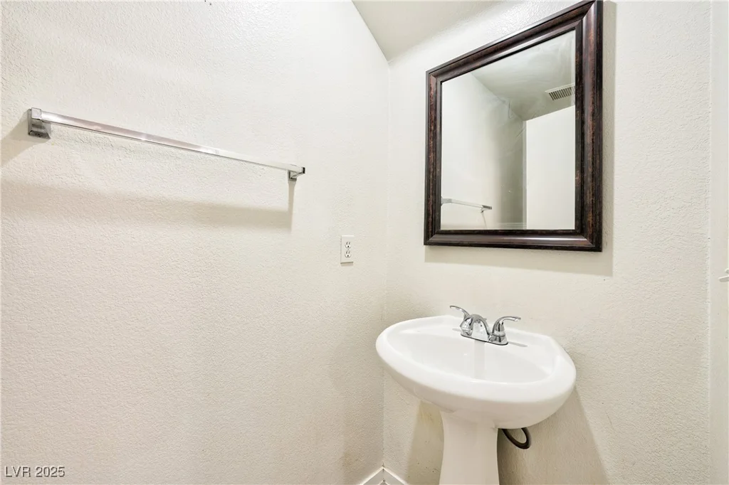 4059 Halfmoon Bay, Las Vegas, NV 89115