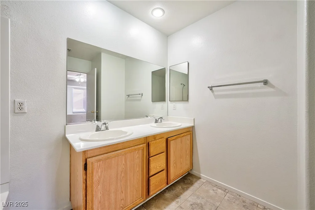 4059 Halfmoon Bay, Las Vegas, NV 89115