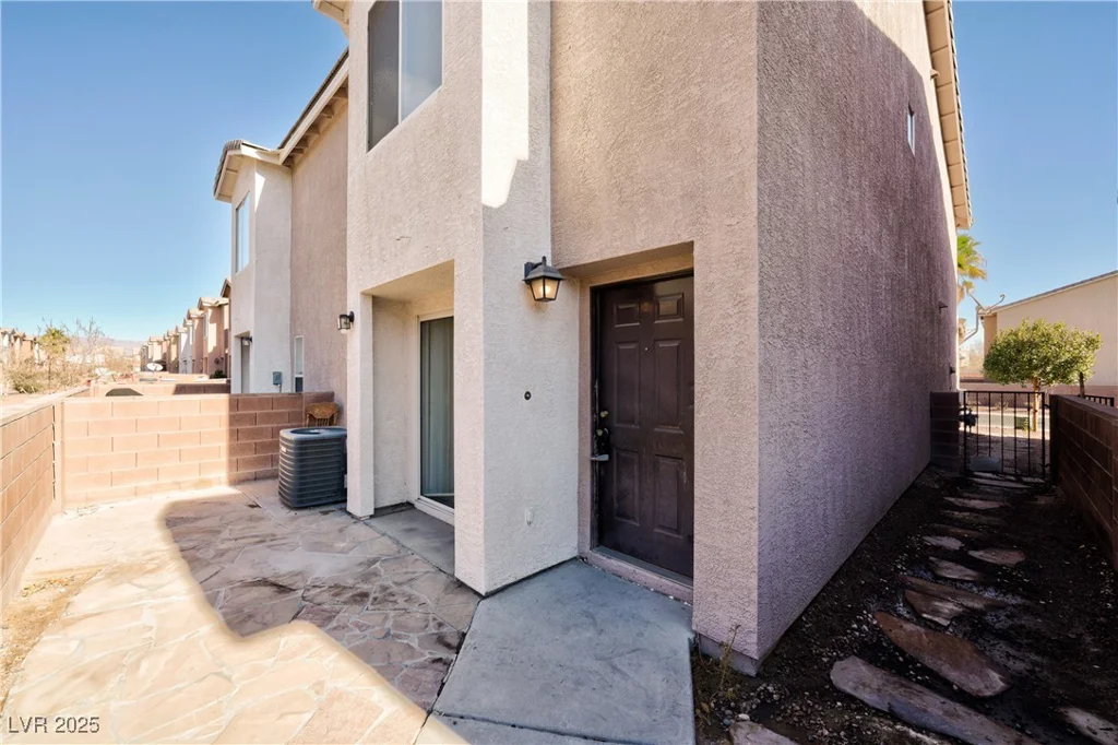 4059 Halfmoon Bay, Las Vegas, NV 89115