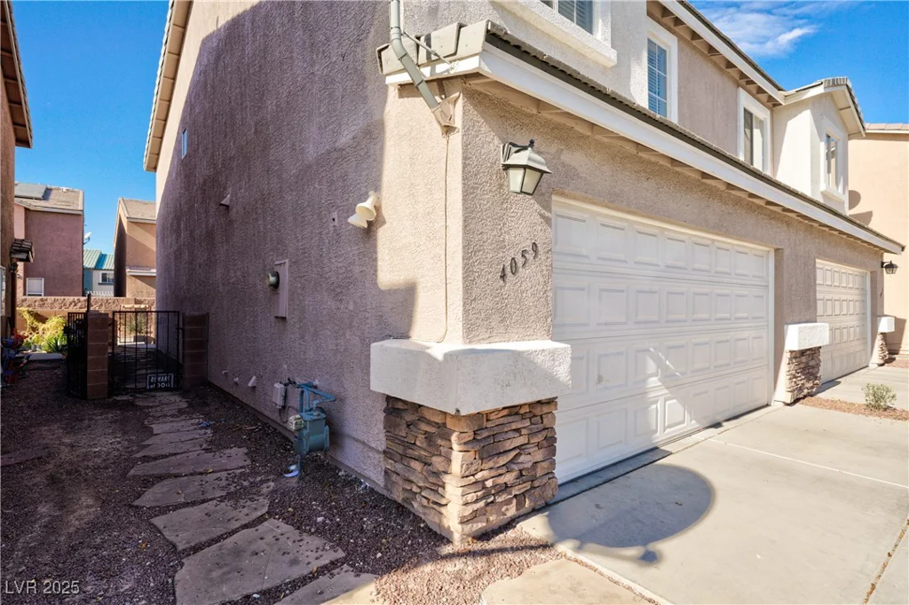 4059 Halfmoon Bay, Las Vegas, NV 89115