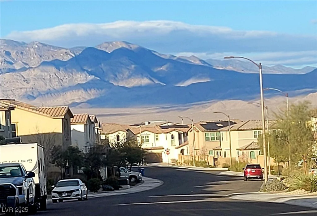 8051 California Pine, Las Vegas, NV 89166