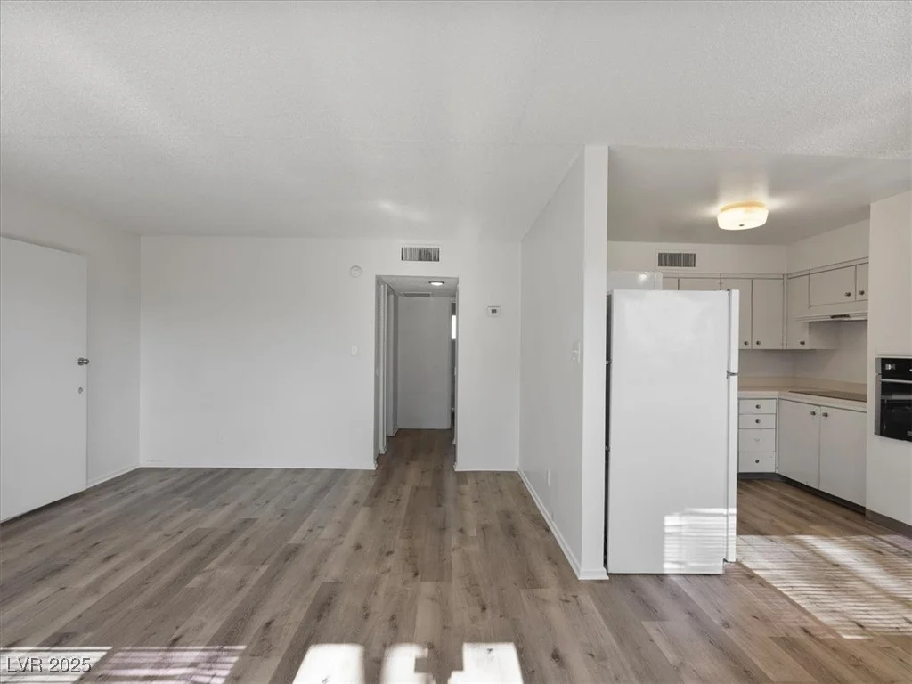 350 Desert Inn, Las Vegas, NV 89109