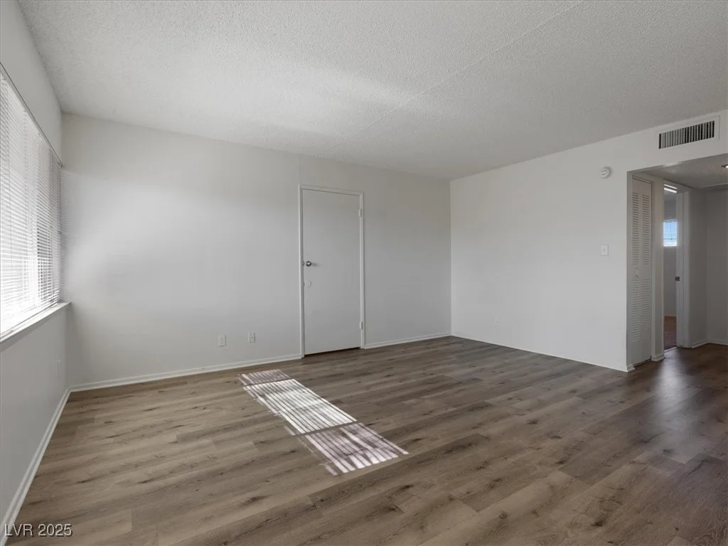 350 Desert Inn, Las Vegas, NV 89109