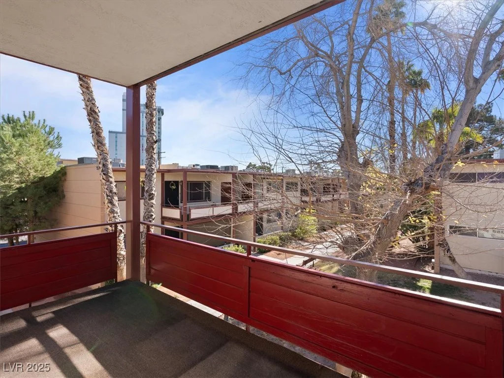 350 Desert Inn, Las Vegas, NV 89109