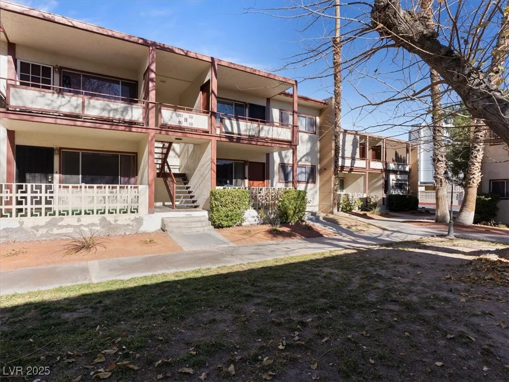 350 Desert Inn, Las Vegas, NV 89109